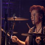 T-BOLANが初の全編アコースティックライブで代表曲『離したくはない』を披露！ 奇跡の復活をとげた上野の渾身のプレイが感動を呼ぶ！「どんなスピードになるか分からないけど、今日からスタート」