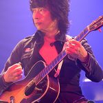 T-BOLANが初の全編アコースティックライブで代表曲『離したくはない』を披露！ 奇跡の復活をとげた上野の渾身のプレイが感動を呼ぶ！「どんなスピードになるか分からないけど、今日からスタート」