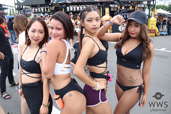 【来場者スナップ特集】SEXYなへそ出しファッションで華やかな衣装で盛り上げる！都市型ダンスミュージックフェスティバル ULTRA JAPAN 2017 初日開催！