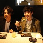 イケ家！・濱正悟、上野貴博が「GEMS恵比寿」で食レポ初挑戦！”裏メニュー”の濃厚鶏ラーメン、石窯デリリウムバーガーにびっくり！？