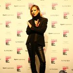 YOSHIKIスペシャルゲスト出演で、表参道ヒルズが一時騒然！ 「VOGUE FASHION’S NIGHT OUT 2017」オープニング・セレモニーで「Forever Love」「ENDLESS RAIN」2 曲を演奏し、3,400 名の観客を魅了！
