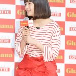 土屋太鳳、松井愛莉、広瀬すずが『ガーナ新CM発表会』でお互いの似顔絵ペイントに挑戦！その出来映えは！？