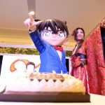 倉木麻衣が誕生日にリリースイベント開催！コナンくんも駆けつけて会場一体のサプライズお祝いに感動の涙！