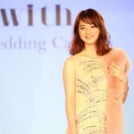 佐々木希がプレミアムフライデーにファッション誌withのイベントに登場！キラキラの装飾が施された秋冬コーデで魅了！