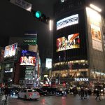 東方神起がハロウィンで盛り上がる渋谷の街をジャック？！大型5面ビジョンを1時間ジャックOA！