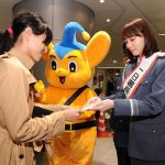 飯豊まりえが可愛すぎる一日警察署長に就任！「痴漢、盗撮は許さないぞ！」