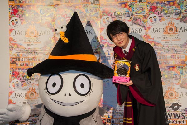 神木隆之介がハリーポッター風衣装で初のランウェイ！「なりきり度は100%・・・神木100%ですね！」