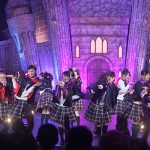 【写真特集】さくら学院がキュートなハロウィン仕様の制服衣装で元気いっぱいのライブパフォーマンス！