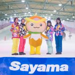 狭山スキー場に色鮮やかなスキーウェアで可愛いすぎる公式モデルの女子大生達が登場!「いっぱいスキー・スノボーを 楽しみたいと思います。」