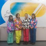 狭山スキー場に色鮮やかなスキーウェアで可愛いすぎる公式モデルの女子大生達が登場！「￼￼いっぱいスキー・スノボーを 楽しみたいと思います。」