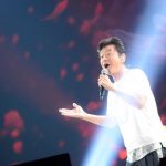 桑田佳祐の5年ぶりの全国ツアーがついにスタート！「今日は最後まで幸せによろしくお願いします！」