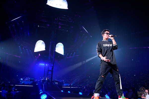 コブクロ　25万人動員の全国ツアー「KOBUKURO LIVE TOUR 2017 “心”」　ファイナル公演 さいたまスーパーアリーナ2日間で4万２千人以上を魅了！！小渕、サンシャイン池崎になりきり“イエーイ！！”