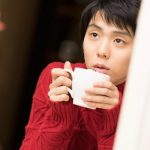羽生結弦がエプロン姿でオリジナルホットチョコレートづくりに挑戦！「ほっとします・・・ホットチョコだけに（笑）」