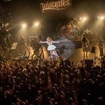 女性5人組メタル・バンドLOVEBITESが東京での超満員の初単独公演を終え、2018年最初のライヴを発表！