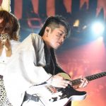 MIYAVI、HYDEの競演！VAMPS主宰『HALLOWEEN PARTY』2日目に迫真のギターとボーカルのバトル！