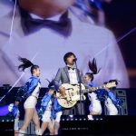 バカリズムが水野良樹（いきものがかり）と共作の『白が人気』を『バズリズム LIVE 2017』で大真面目歌唱！