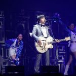 バカリズムが水野良樹（いきものがかり）と共作の『白が人気』を『バズリズム LIVE 2017』で大真面目歌唱！