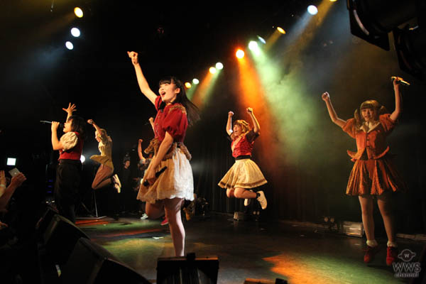 BiSが東京パフォーマンスドールとの2マンライブで個性溢れる熱狂パフォーマンス！「正反対な2組だからこそ作れる景色があるって信じてます」