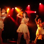 【ライブレポート】東京パフォーマンスドールがBiSとの2マンライブで攻撃的なパフォーマンスでTPD旋風を巻き起こす!