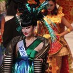 【動画】世界からミスが勢揃い！華やかな民族衣装でランウェイを盛り上げる！