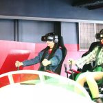 女子高生グループ・J☆Dee’Z、よこはまコスモワールドで人生初のVRアトラクション体験&スペシャルイベント開催！