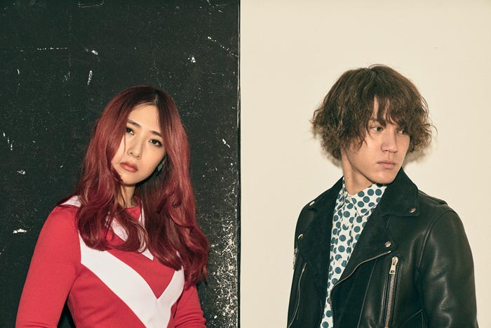 GLIM SPANKYのニューシングル『愚か者たち』にCMで話題の『I Feel The Earth Move』が収録！