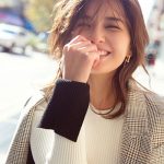 AAA宇野実彩子がセクシーすぎる白シャツから見える美脚ショットを公開！