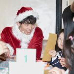 竹内涼真がサンタクロース姿で幼稚園にサプライズ登場！今年のクリスマスの予定は「仕事です」