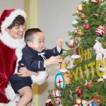 竹内涼真がサンタクロース姿で幼稚園にサプライズ登場！今年のクリスマスの予定は「仕事です」