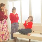 菊地亜美、近藤千尋、舟山久美子（くみっきー）の仲良し3人組が『御守年賀』を作成！菊地の渾身の変顔がプリントされた『変顔魔除け御守』も！？