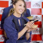 USA、TETSUYA、ShizukaとDANCE EARTH PARTYの3人が『ふるさと祭り東京2018』のナビゲーターに勢揃い！ご当地食材の試食で満面の笑み！