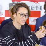 USA、TETSUYA、ShizukaとDANCE EARTH PARTYの3人が『ふるさと祭り東京2018』のナビゲーターに勢揃い！ご当地食材の試食で満面の笑み！