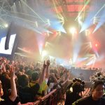 10-FEETがCOUNTDOWN JAPAN 17/18の2日目、EARTH STAGEのトリで登場! 東京スカパラとのコラボ含め、持ち時間を目一杯使って届けた曲数は、まさかの全12曲!