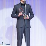 俳優・福士蒼汰が第29回日本ジュエリーべストドレッサー賞表彰式にネイビーブルーのタキシード姿で登場！「女性とジュエリーっていうのはすごく素敵(笑)」過去の体験談語る！