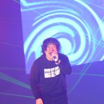 【ライブレポート】岡崎体育がCOUNTDOWN JAPAN 17/18 GALAXY STAGEに登場!2017年を笑い納める岡崎体育独演ライブ!