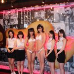 【動画】週プレ主催ミスグラジャパ　グランプリ・島﨑由莉香が純白水着で喜びのコメント「胸には自信がないけど親近感のある存在で老若男女にアピールしたい」