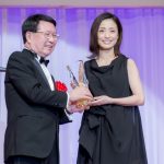 女優・上戸彩が第29回日本ジュエリーべストドレッサー賞表彰式に黒のシックなドレスコーデで登場！「今つけているジュエリーを娘がつけてくれたらいいな」