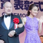 タレントの岡田結実が第29回日本ジュエリーべストドレッサー賞表彰式に紫色のロングドレス姿で登場!「あと一歩踏み出したいときとかにジュエリーを付ける」