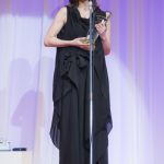 女優・上戸彩が第29回日本ジュエリーべストドレッサー賞表彰式に黒のシックなドレスコーデで登場！「今つけているジュエリーを娘がつけてくれたらいいな」