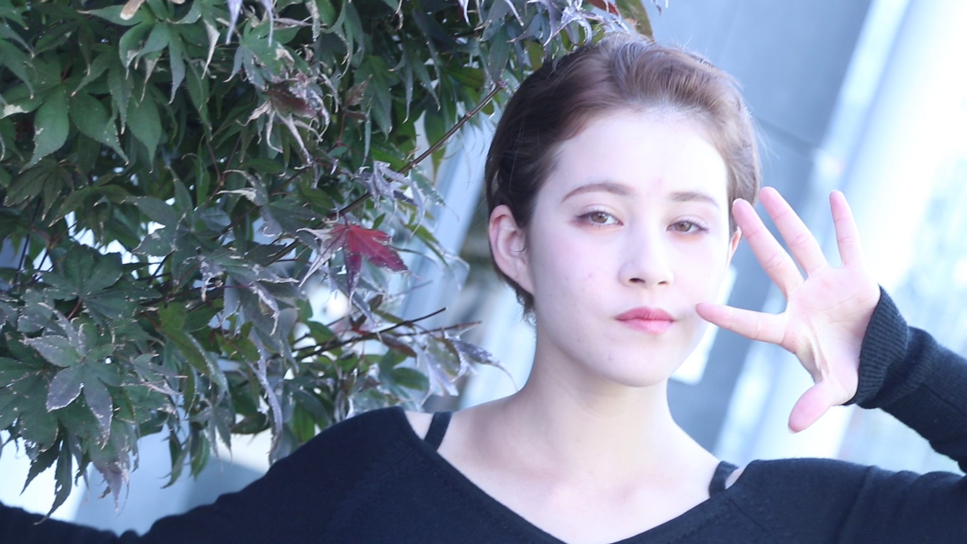 【動画】ハーフ美女・ 白木リリからメッセージ！　東京オートサロン2018に出演！