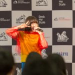 現役女子高生アーティスト・吉田凜音が 新宿駅西口地上コンコースライブで 可愛すぎるニッパーコラボグッズお披露目！