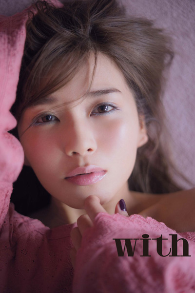 【with４月号】AAA・宇野実彩子が『春の新作コスメ』をセレクト！「OL所持率がスゴい！」ユニクロ＆GUお仕事コーデ