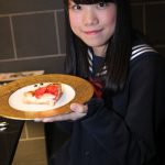 【動画】女子高生記者クラブのメンバー・なーが京橋・「ToshiYoroizuka」で食レポ！3月15日(木)から新作販売開始！