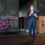 桐谷美玲が、 初披露となる“サクラ”をテーマにしたブルガリ日本限定バッグと、 新作のジュエリーを身にまとい華やかに登場!