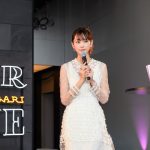 桐谷美玲が、 初披露となる“サクラ”をテーマにしたブルガリ日本限定バッグと、 新作のジュエリーを身にまとい華やかに登場!