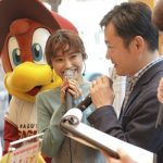 モー娘。OG・高橋愛が「楽天モバイル仙台駅前店」オープニングイベントに出席。「待ち時間も楽しめて素晴らしいお店」