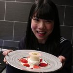 【動画】女子高生記者クラブのメンバー・なーが京橋・「ToshiYoroizuka」で食レポ！3月15日(木)から新作販売開始！