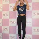 池田美優がカジュアルスポーティーコーデでヘルシーなヘソ出しファッションで登場！「自分の着たい服を着て楽しんで！！」