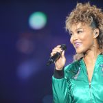 【 写真特集】Crystal Kayが『何度でも』などヒット曲を伸びやかな歌声で熱唱！12000人のオーディエンスを魅了！＜神戸コレクション2018 S/S＞