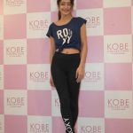 池田美優がカジュアルスポーティーコーデでヘルシーなヘソ出しファッションで登場！「自分の着たい服を着て楽しんで！！」